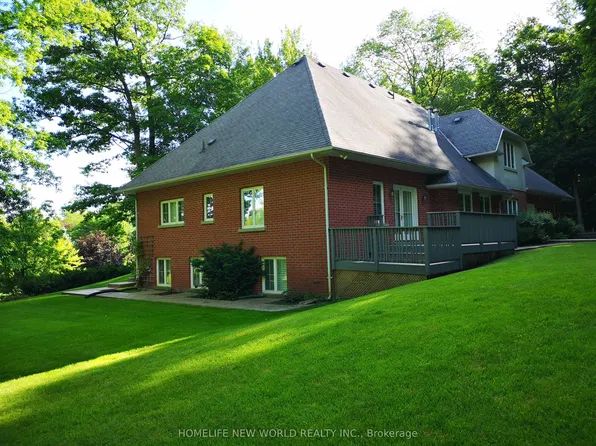 36 Country Heights Dr, Richmond Hill, ON L4E 3M8