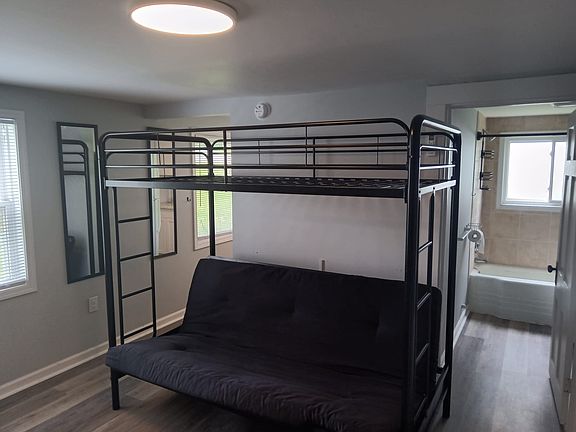 3rd image of 100 1/2 Orchard Ave #B