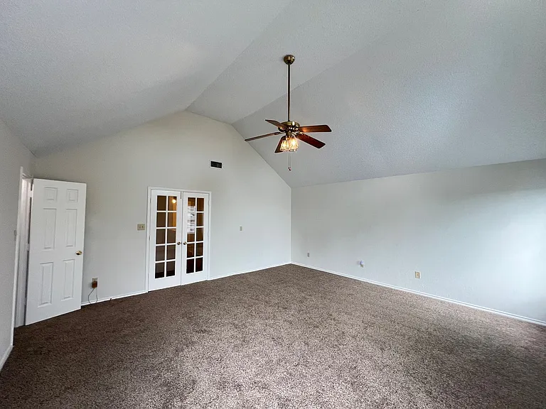 723 Sumner Dr — Photo 38