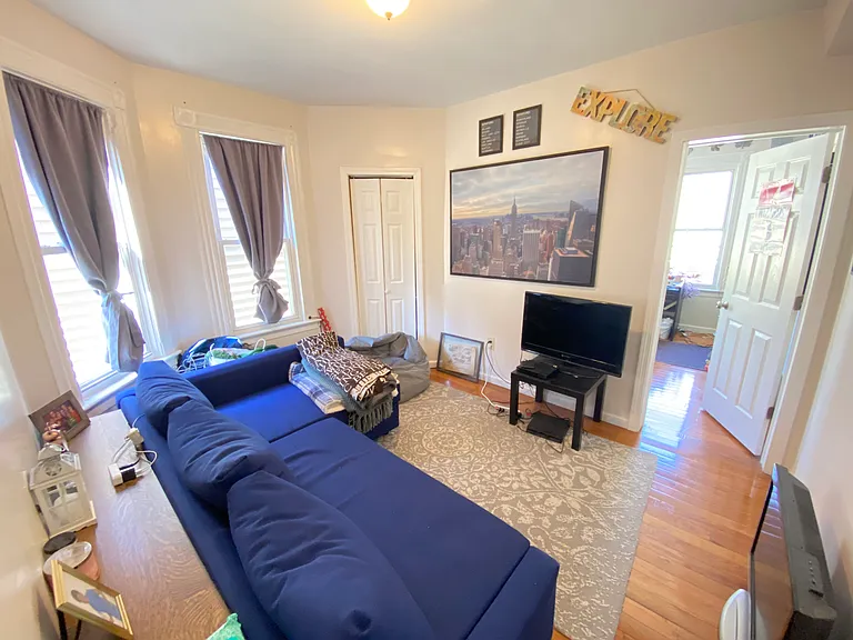 980 State St #3L — Photo 8