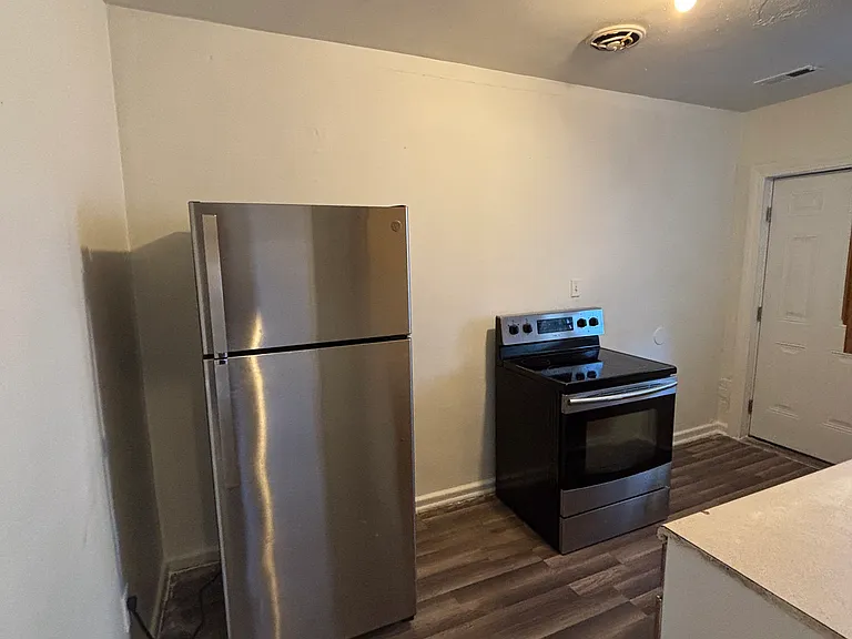 1210 Stewart St #2 — Photo 7