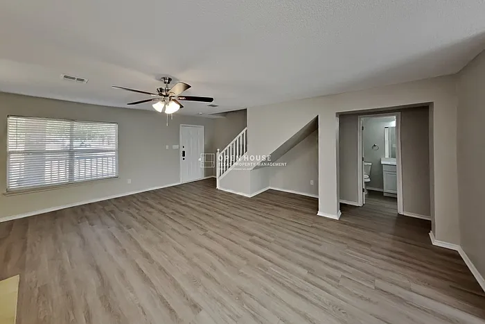 4 bed, 2.5 bath, 2135 sqft, $2,525 — Photo 4