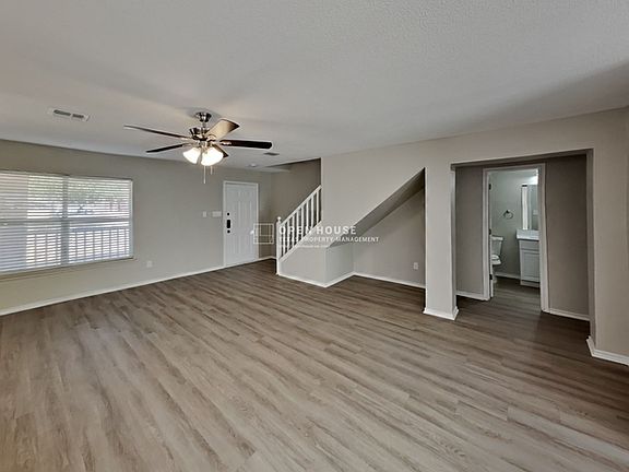 4th image of 2031 Yellowstone Ln
