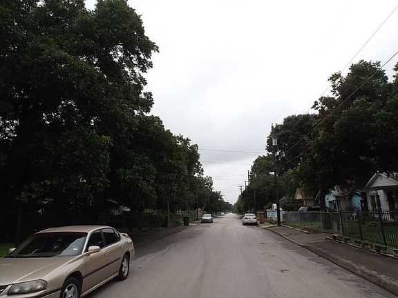 5th image of 411 E Young Ave