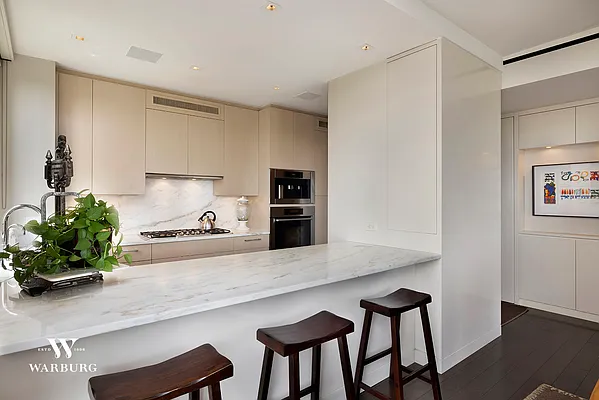 Sold by Warburg | media 19