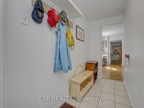 5th image of 102 Lebreton St N