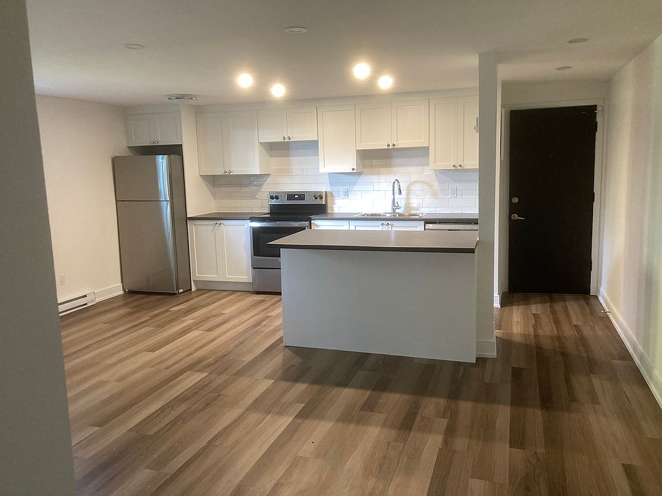 1st image of 434 Palace Rd #16