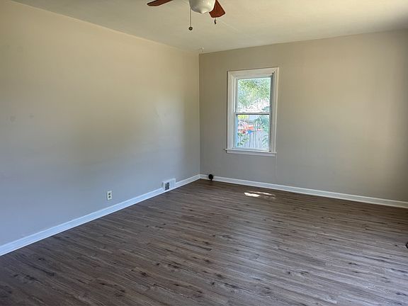 2nd image of 3117 Louise St