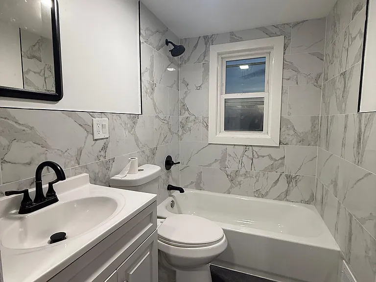 1281 Broadway — Photo 2