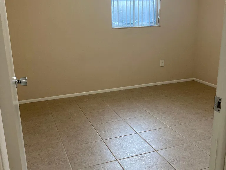 7010 Oakshire Dr — Photo 25