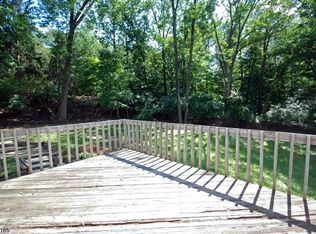 156 Anderson Rd, Watchung, NJ 07069