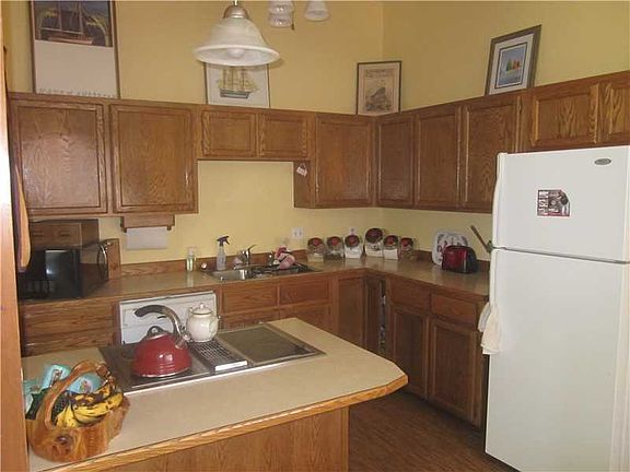 4th image of 2826 Oakland Dr Unit 9