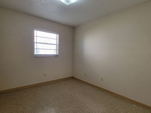 5th image of 1909 May St