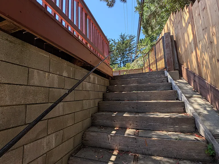 270 Amador Ave — Photo 16