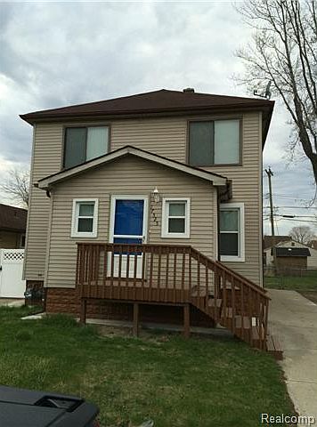 2nd image of 17525 Flora St