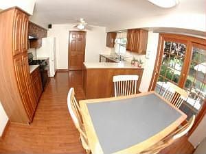 Kitchen & Dining Area