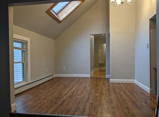 21 Maple St APT 2, Bangor, ME 04401