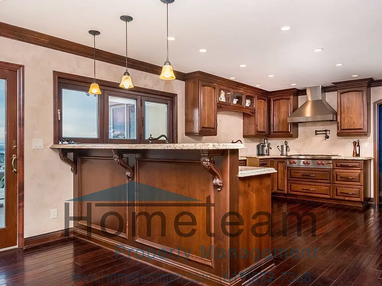 2324 Frankfort St — Photo 18