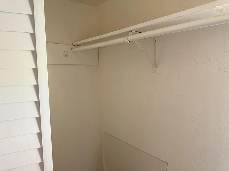 409 W Mable St — Photo 11