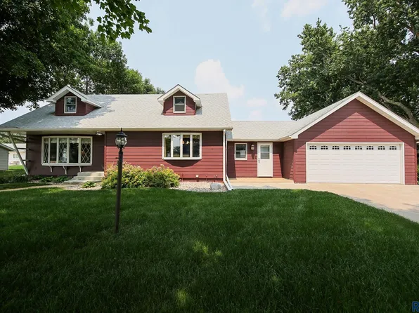 504 E 3rd St, Colton, SD 57018