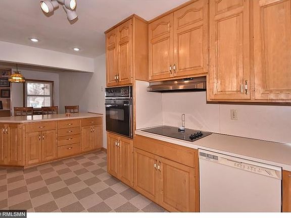 2nd image of 621 Phelps St E