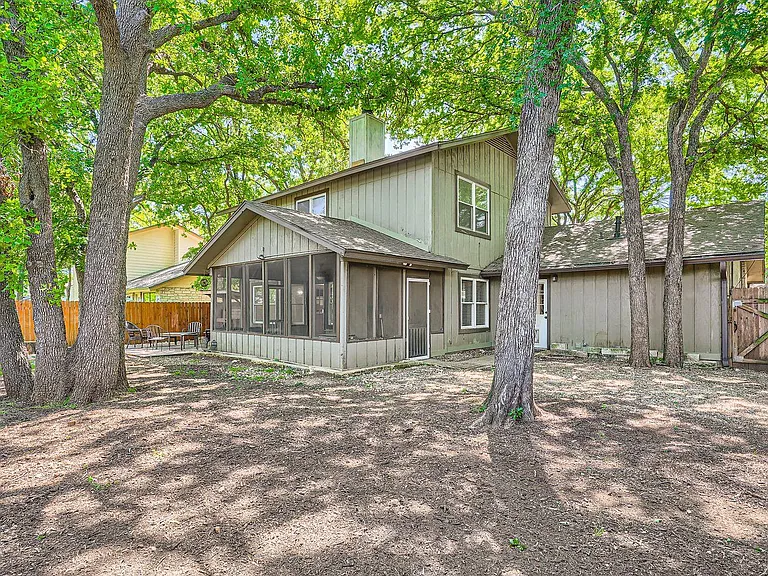 1712 Hermitage Dr — Photo 11