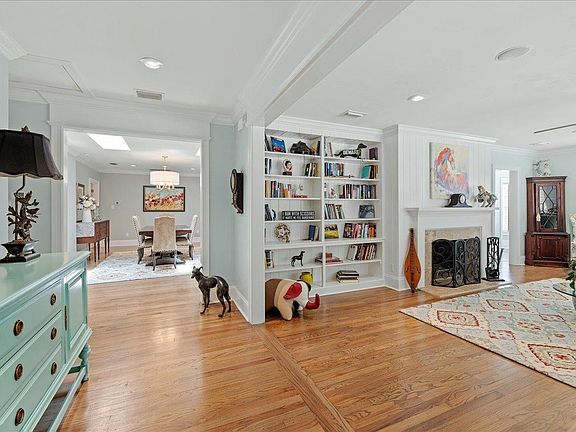 4th image of 2003 E Randolph Cir