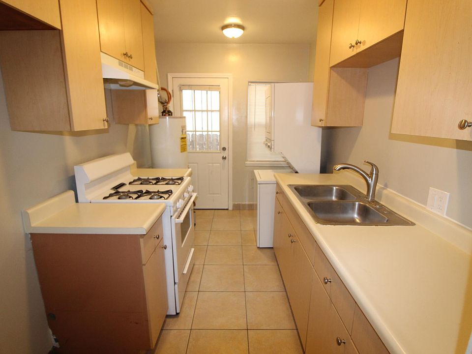 1st image of 641 W Glenoaks Blvd