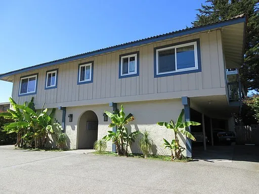 385 Searidge Rd — Photo 1