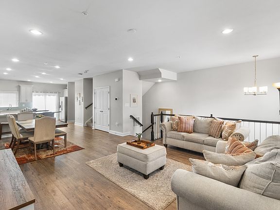 4th image of 7135 Yamhill Way #1
