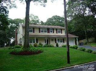 49 Radburn Dr, Hauppauge, NY 11788