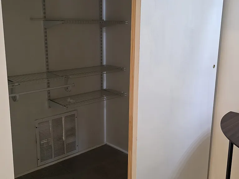868 Larkin Ave — Photo 23