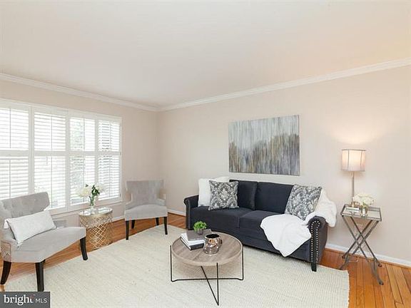 5th image of 10053 Oakley Ct