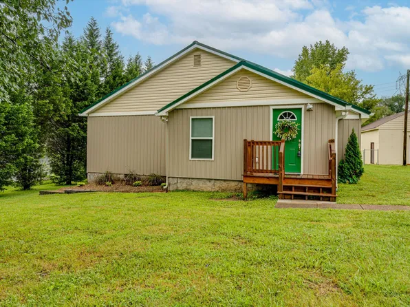 206 Daisy Ave, Soddy Daisy, TN 37379