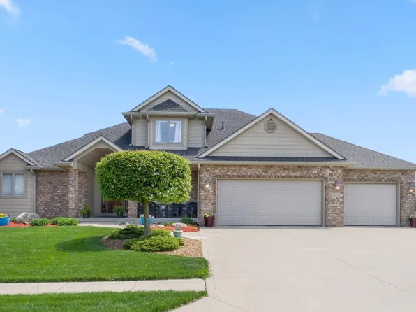 3090 Kellygreen Dr, Angola, IN 46703