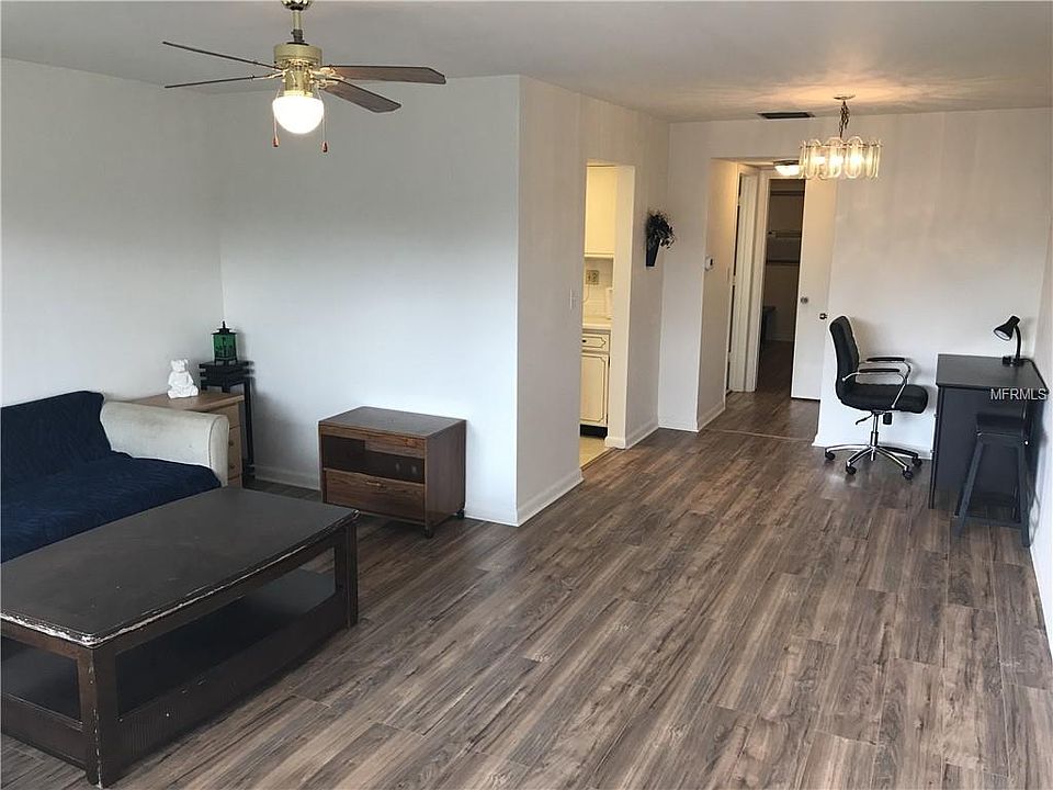 2nd image of 224 Waverly Way APT 10