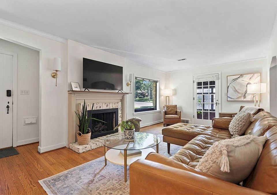 2nd image of 2703 W 51st Ter