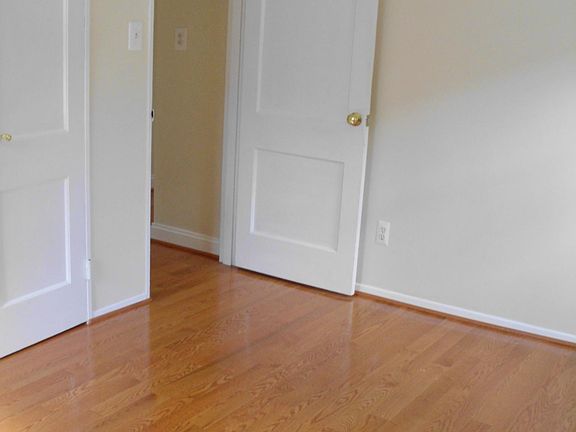 5th image of 7723 Lisle Ave