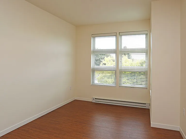 Parkway West Apartments — Photo 26