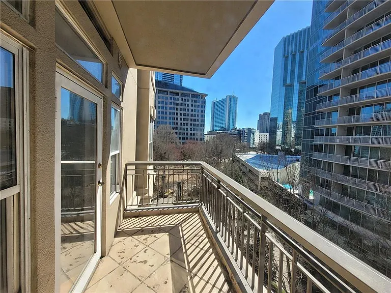 3334 Peachtree Rd NE #404 — Photo 43