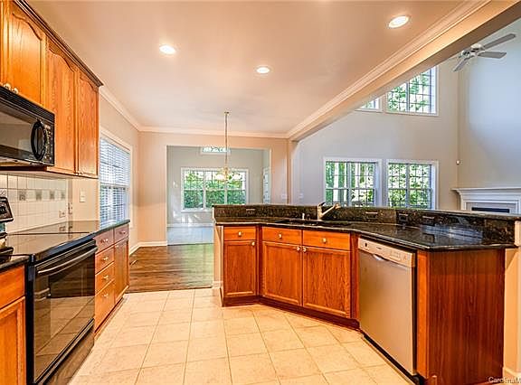 2nd image of 400 Stonewater Bay Ln