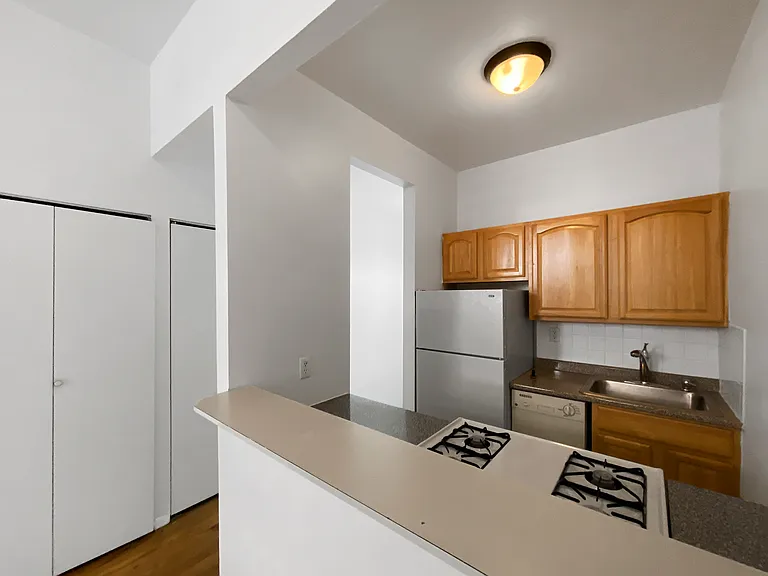 200 W 123rd St #1A — Photo 7
