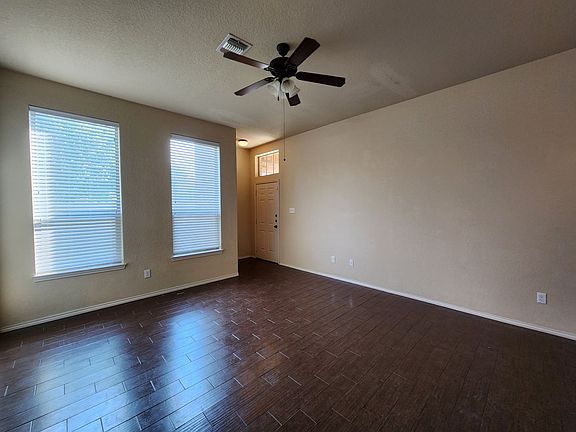 4th image of 501 Creekside Cir