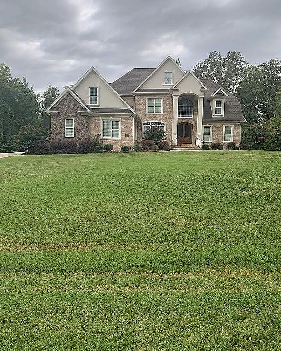 1st image of 2711 Vinings Dr