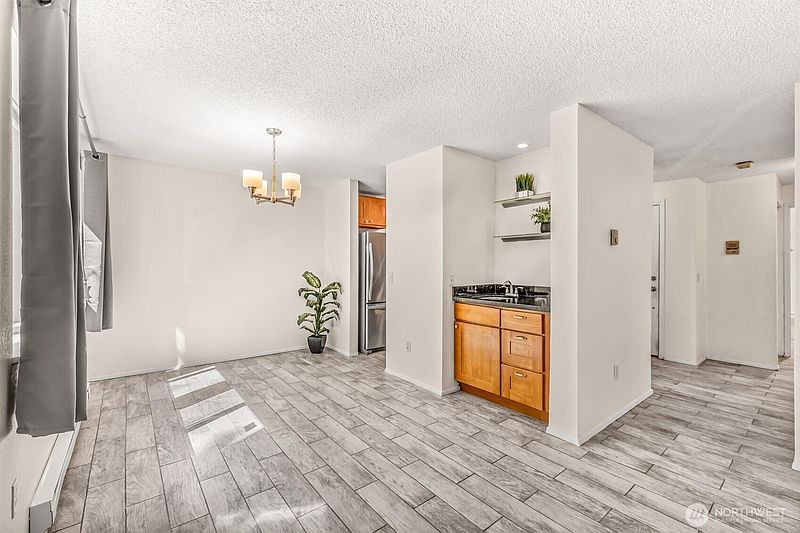 5th image of 5912 California Avenue SW #102