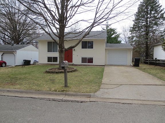 2nd image of 1409 Essex Ct