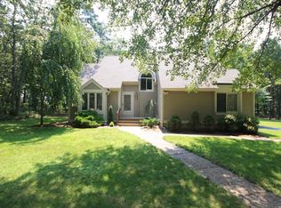 2 Pointe View Dr, Medford, NJ 08055