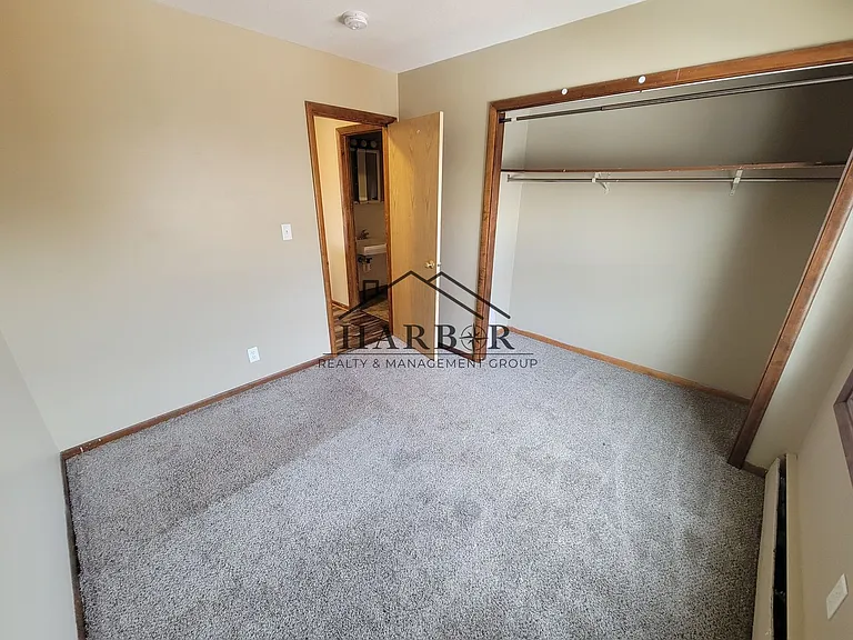 202 11th Ave NW #602 — Photo 5