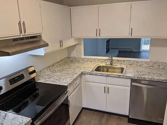 2nd image of 176 Highwood Dr Unit 176