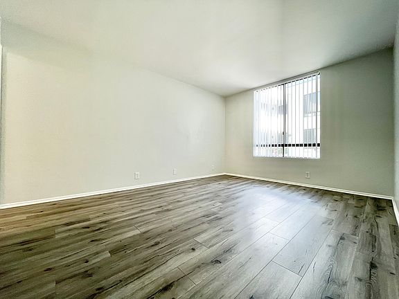 5th image of 300 W Avenue 37 APT 104